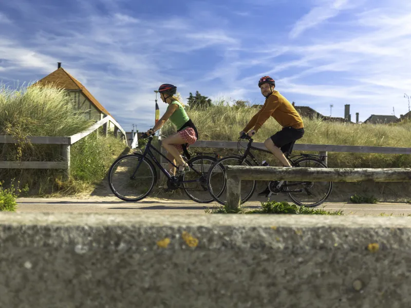 Balade à vélo sur la plage de Ouistreham