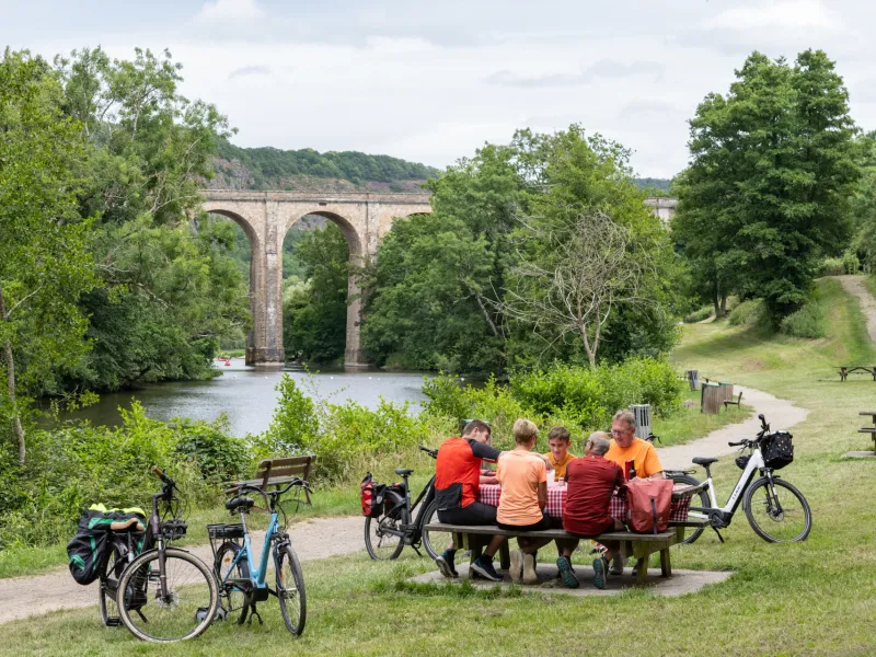Pique-nique au bord de l'Orne