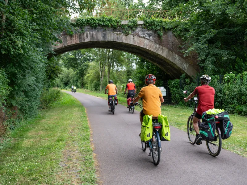 Voie verte à vélo aux abords de Thury-Harcourt