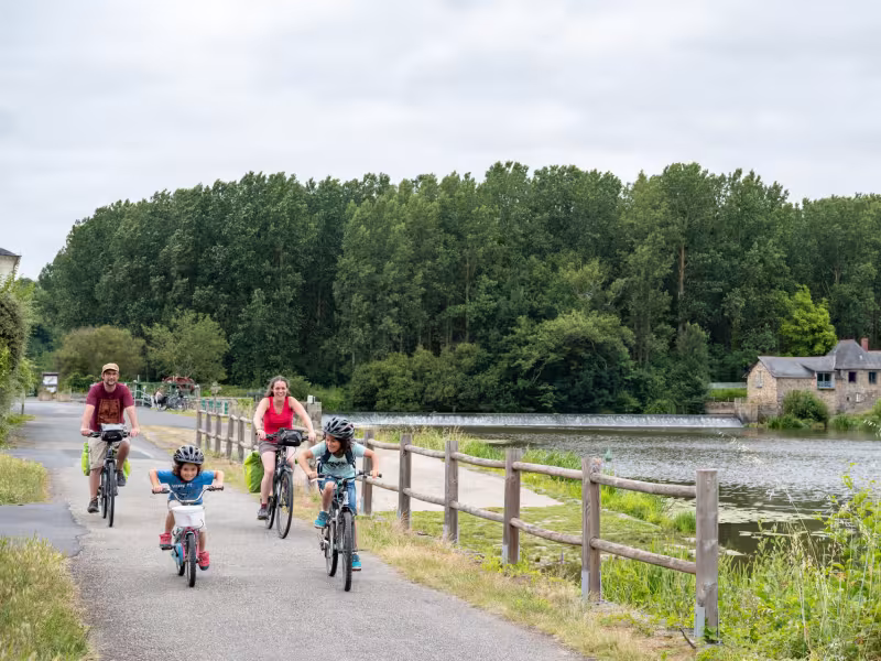 La Mayenne à vélo vers Château-Gonthier