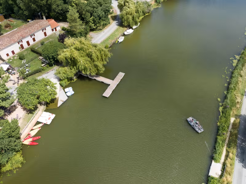 Vue aérienne du Marais Poitevin à Vix