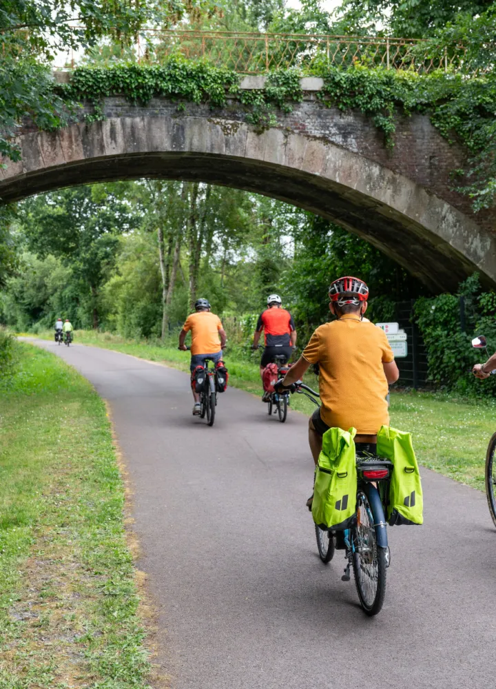 Voie verte à vélo aux abords de Thury-Harcourt