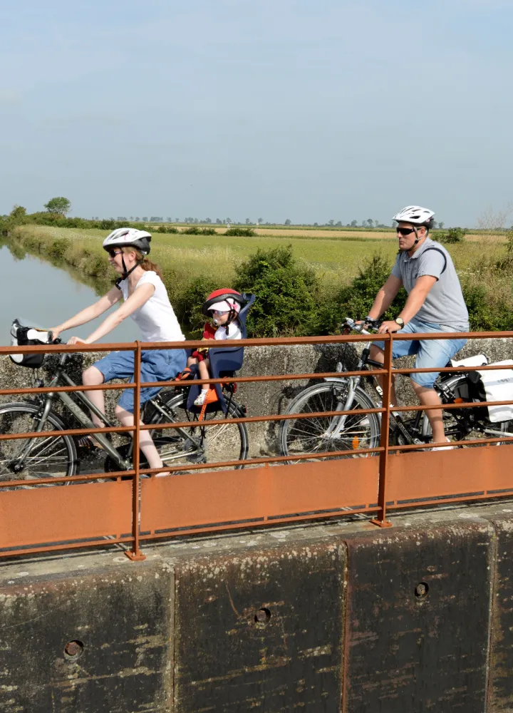 Canal de Marans à vélo en famille
