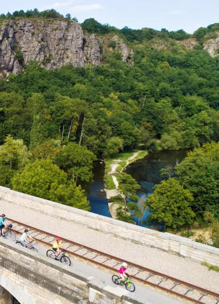 Viaduc sur la voie verte entre Caen et Thury-Harcourt ! 