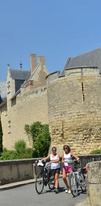 Château de Montreuil-Bellay, citadelle au cœur de la cité médiévale