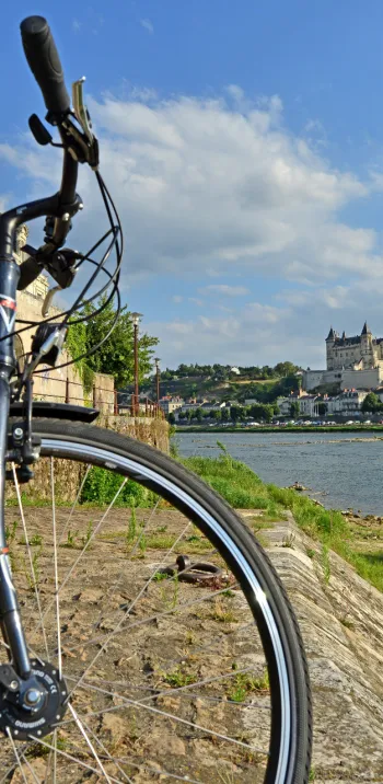 Vélo en bord de Loire à Saumur