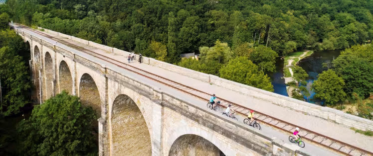 Viaduc sur la voie verte entre Caen et Thury-Harcourt !