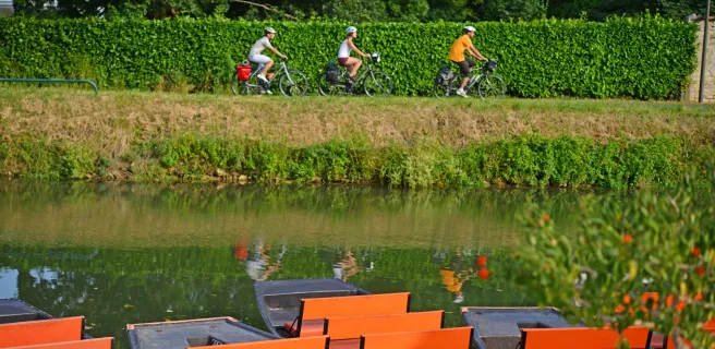 Vélo et promenade en barque dans le marais Poitevin