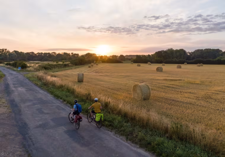 Coucher de soleil à Taizon - La Vélo Francette