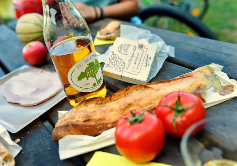 Pique-nique gourmand durant sur La Vélo Francette en Normandie