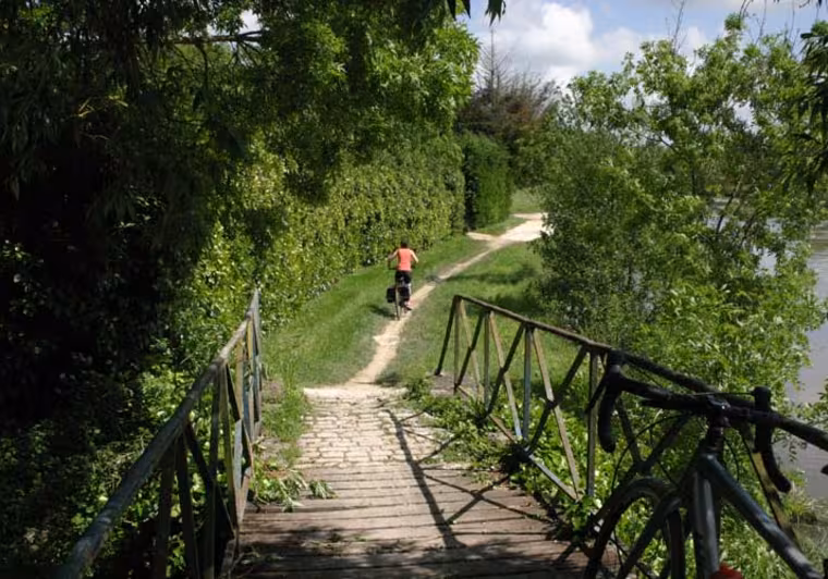 Le voyage en solo de Lyn sur La Vélo Francette