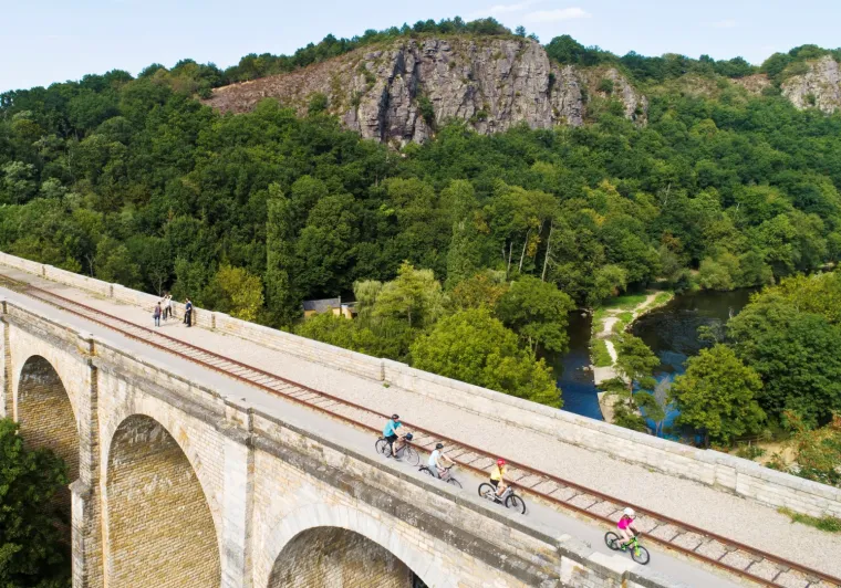 Viaduc sur la voie verte entre Caen et Thury-Harcourt ! 