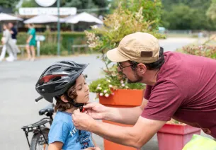 Casque enfant pour voyager à vélo