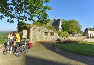 Jour 3 : Visite de Domfront et retour sur Flers (23 km)