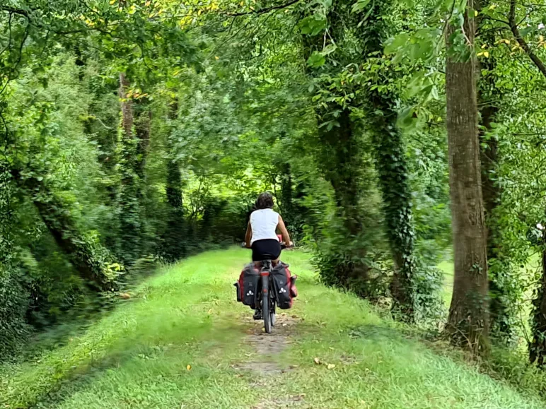 Sentier sur La Vélo Francette